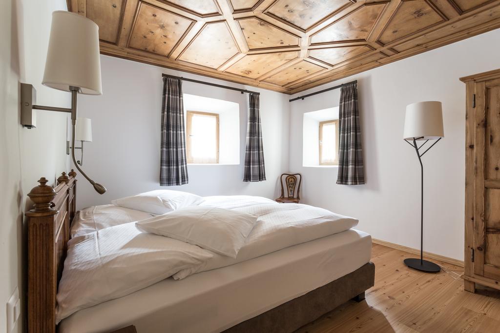 Meisser Hotel "Superior" Guarda Dış mekan fotoğraf