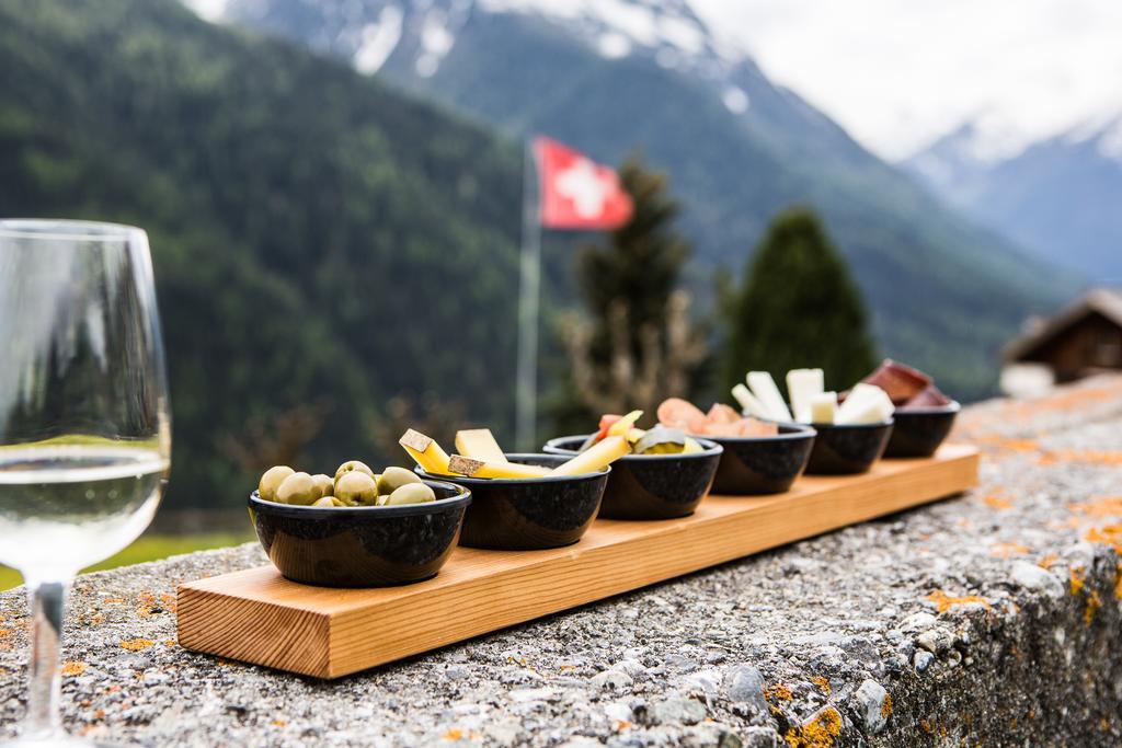 Meisser Hotel "Superior" Guarda Dış mekan fotoğraf